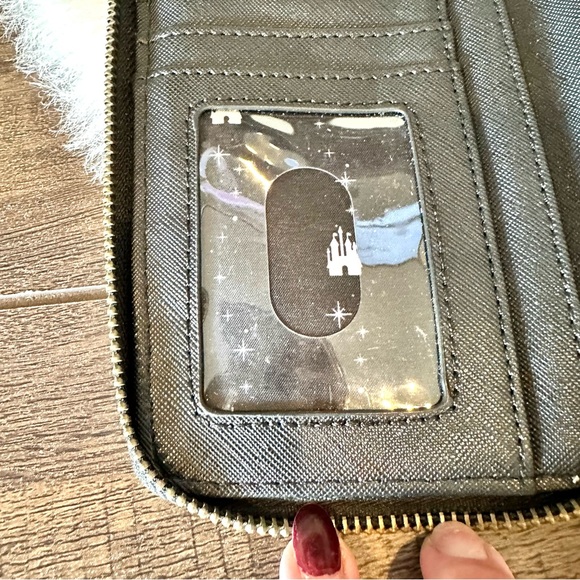 Loungefly Disney Princess Silhouette Quilted Zip-Around Wallet Bow Black White - Picture 5 of 6